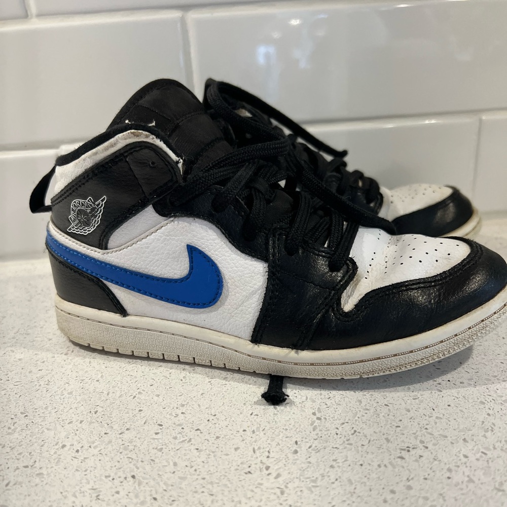 Air Jordan 1 retro Nike boys black and white “Crayon pack” sneakers 2.5Y